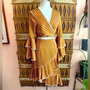 BNWT L’Atiste 2 piece Skirt & Wrap Blouse Set